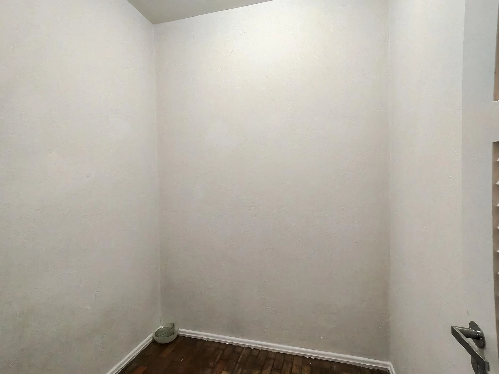 Furnished 4-bedroom apartment with 3 bathrooms — photo 71