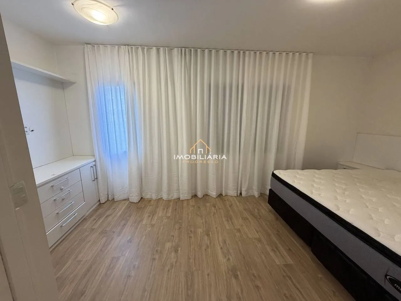 3-bedroom apartment with a home office in Curitiba — photo 54