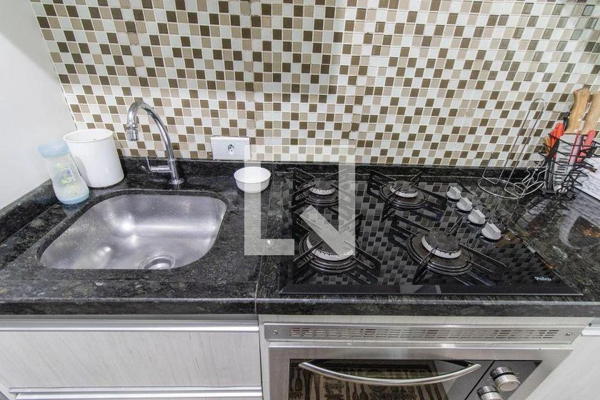 Furnished 2-bedroom apartment with private BBQ — photo 20