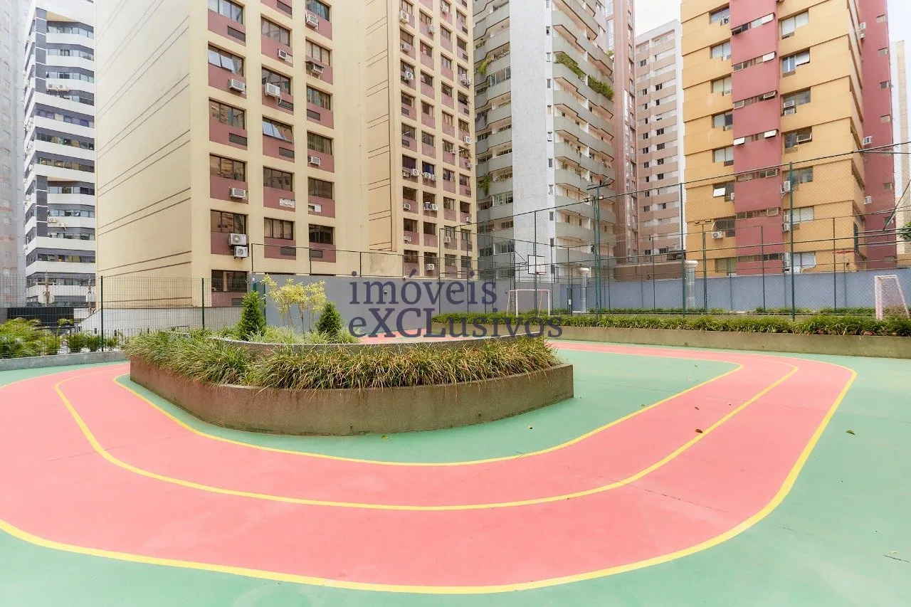 450 m² apartment with 4 bedrooms and 3 parking spaces — photo 31