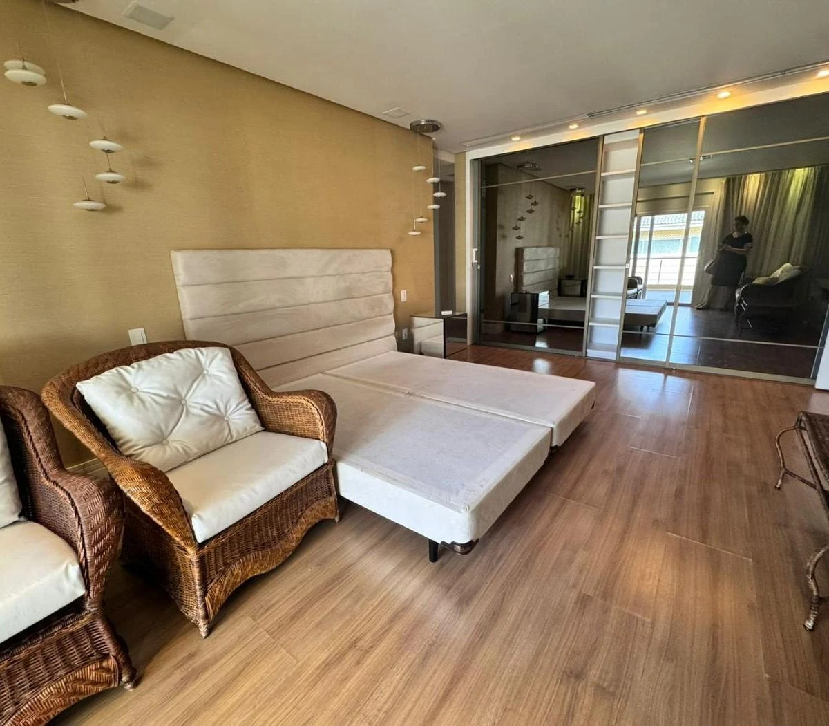 Ванна та 6 спалень: будинок 993 м² — photo 23