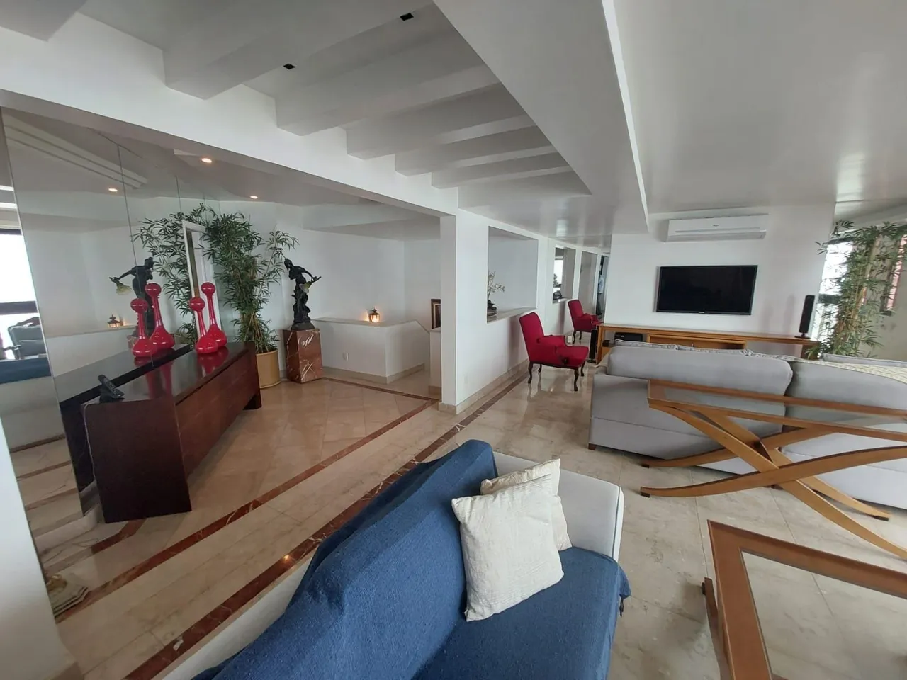 Furnished apartment with 2 bedrooms and glass balcony — photo 18