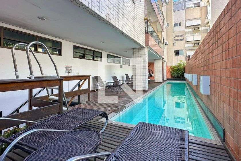 Furnished 1-bedroom apartment with glass balcony 65 m² — photo 30