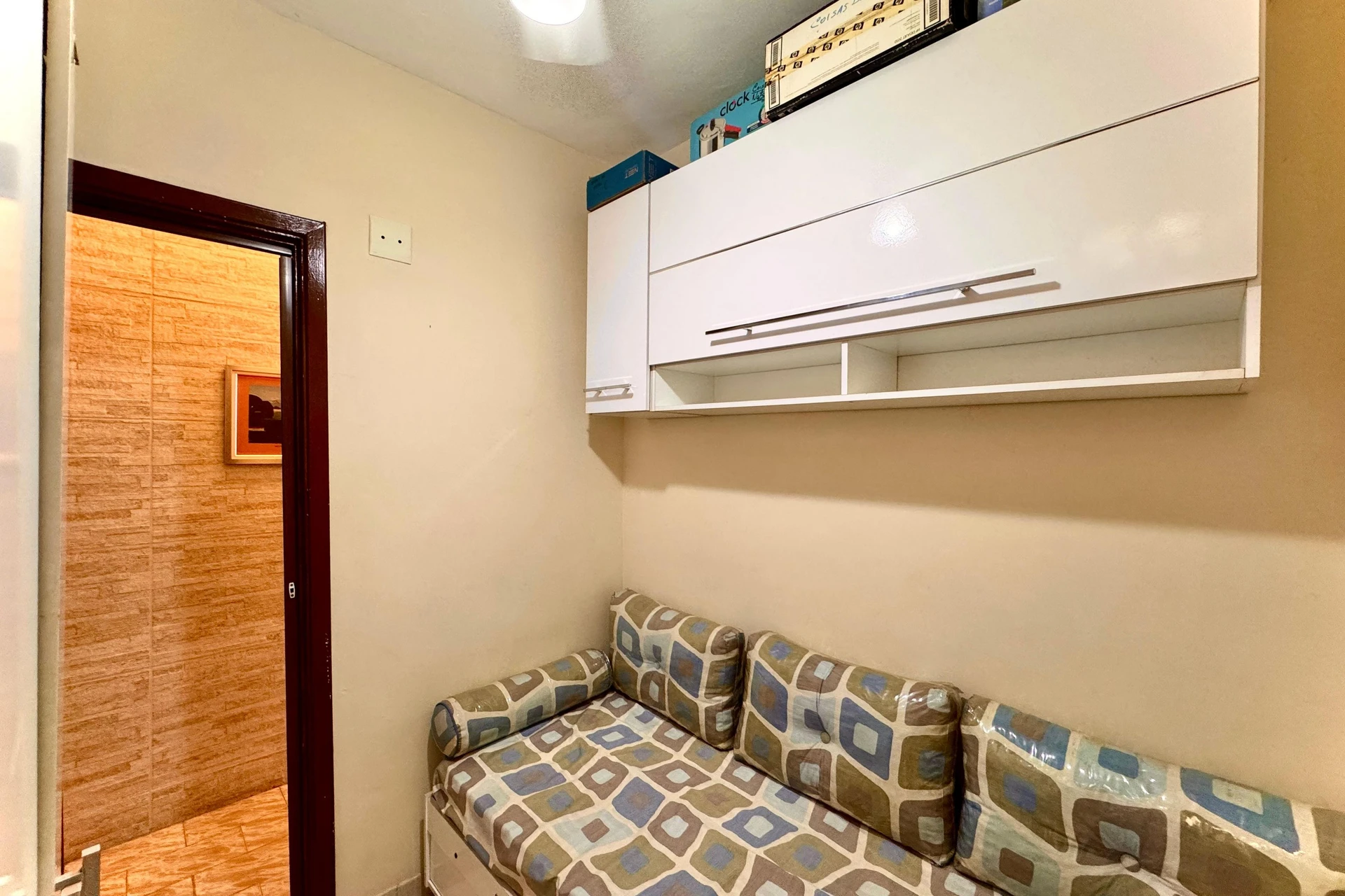 Furnished 3-bedroom apartment with pets allowed — photo 32