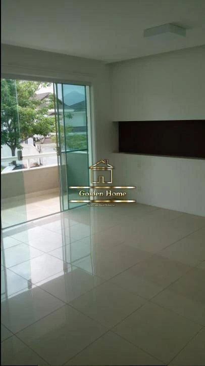 Triplex house with 5 en-suites and 3 parking spaces — photo 31