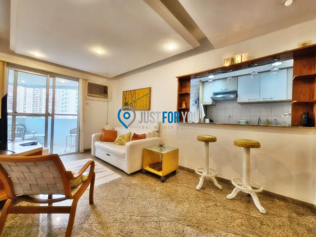 Apartamento mobiliado de 1 quarto em condomínio com sauna
