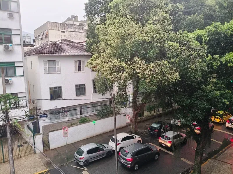 72 m² rental apartment with 2 bedrooms and glass balcony — photo 8
