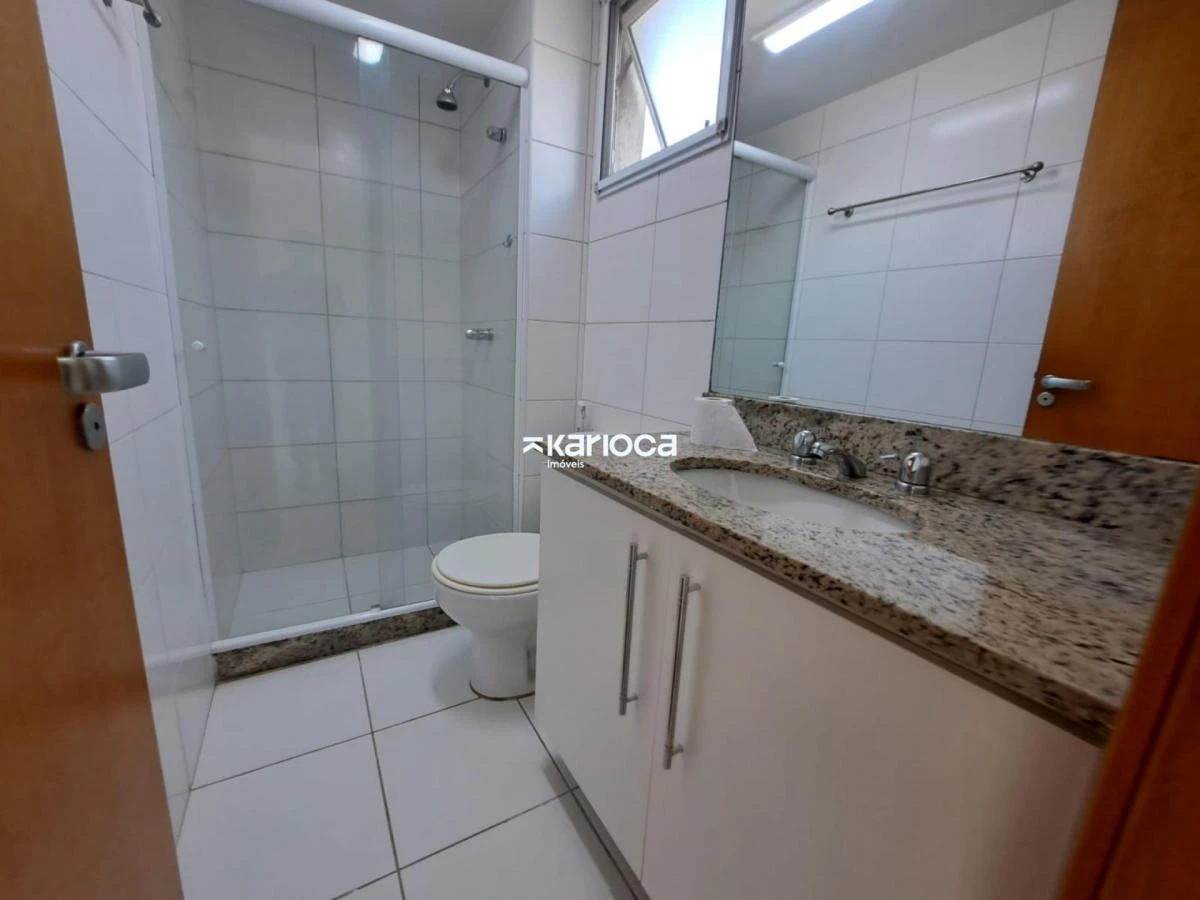 Glass-enclosed balcony in a 3-bedroom apartment, 75 m² — photo 3