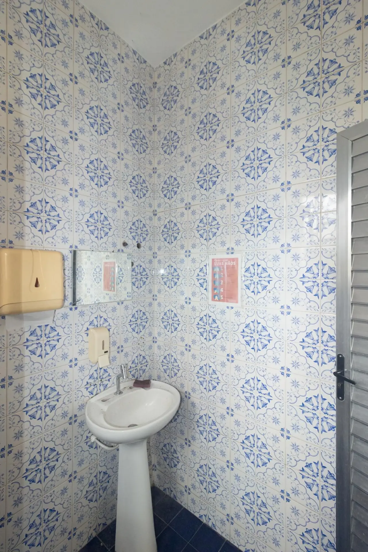 4-bedroom rental house with private garden and parking — photo 34