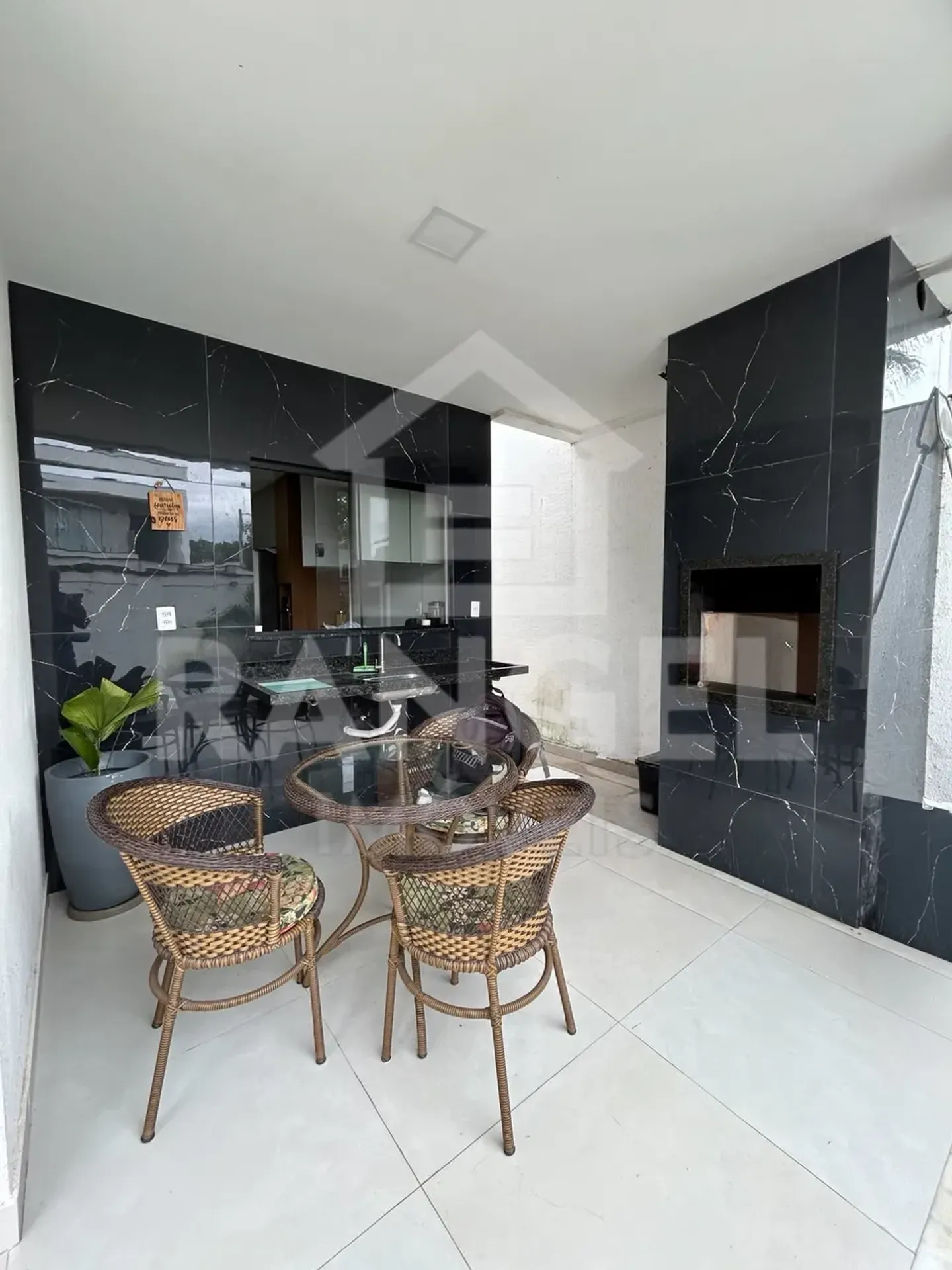 3-bedroom house with a home office — photo 7