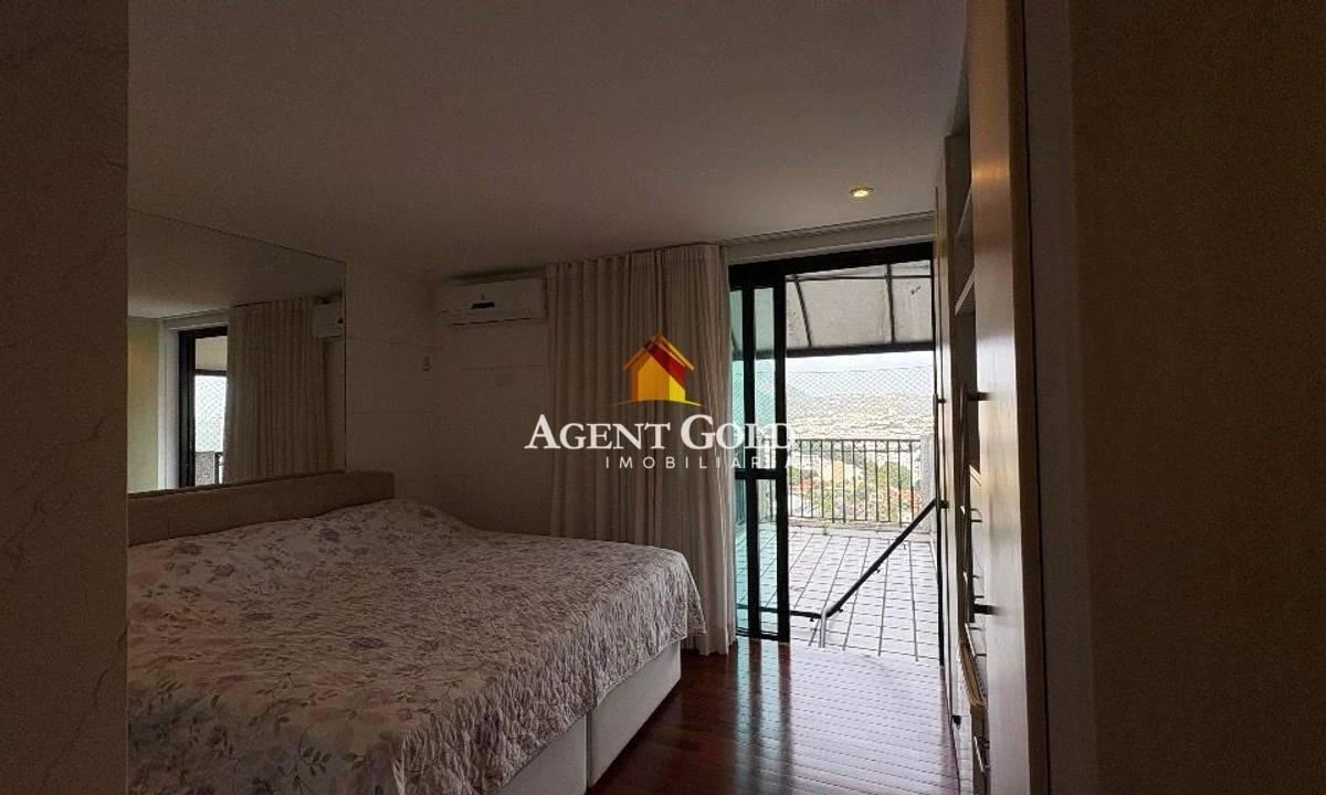 4-bedroom apartment in a building with a sauna — photo 25
