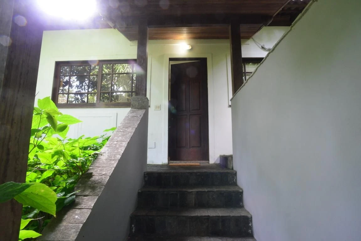 Casa mobiliada com 6 quartos e 5 suítes, com jardim — photo 16