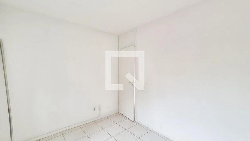 2-bedroom apartment in a building with a pool — photo 29
