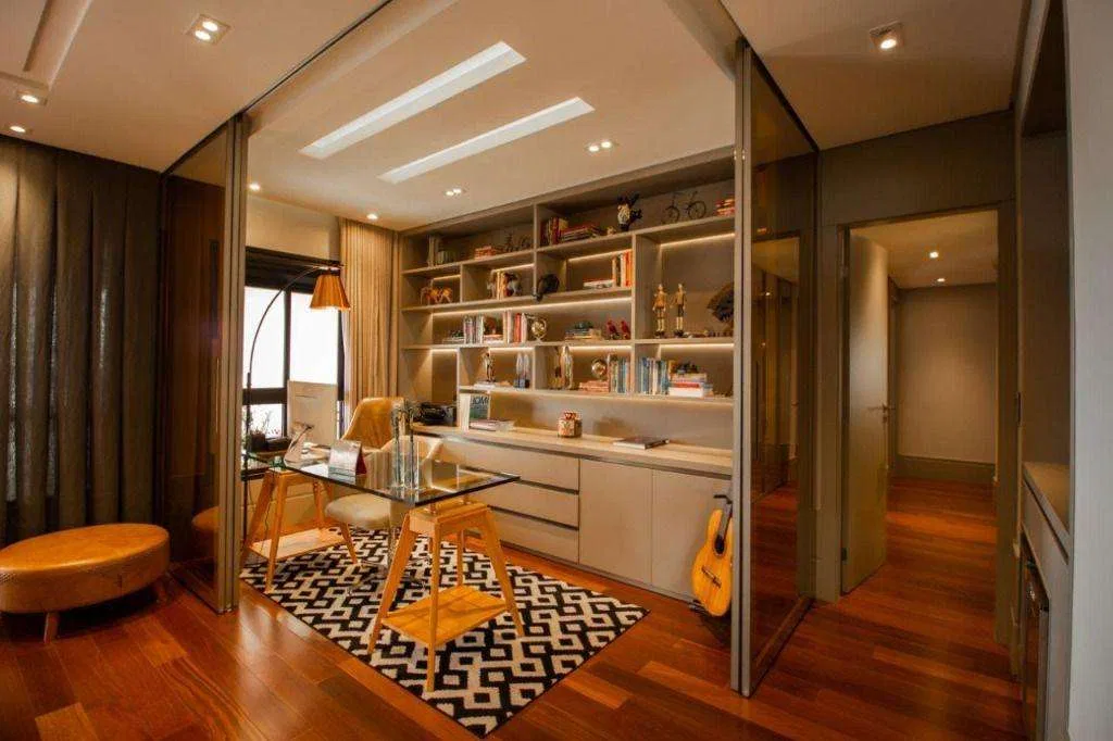 Home office in a 4-bedroom apartment, 181 m² — photo 13