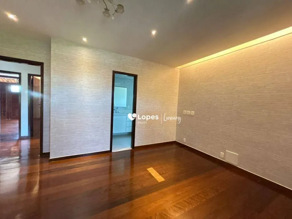 House with 5 en-suite bedrooms and an open gas kitchen — photo 37