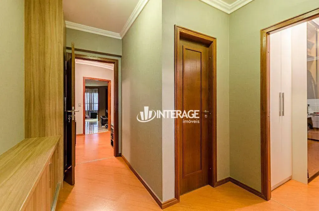 249 m² apartment with 3 bedrooms and 3 bathrooms — photo 19