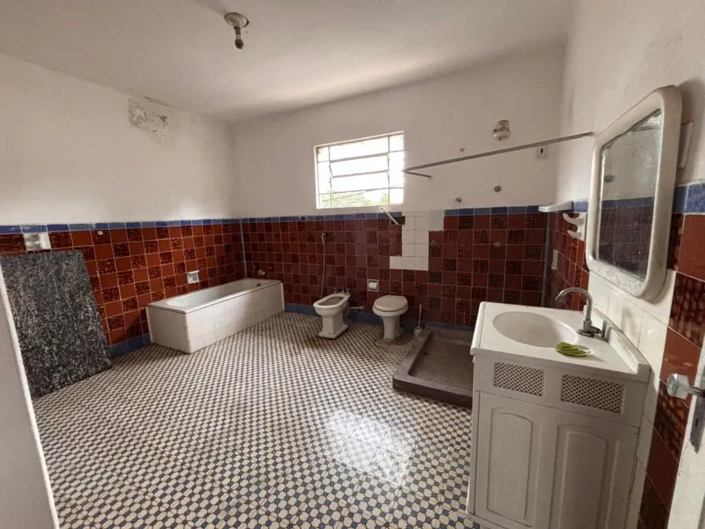 House with 6 bedrooms, 2 suites and 308 m² with balcony — photo 19
