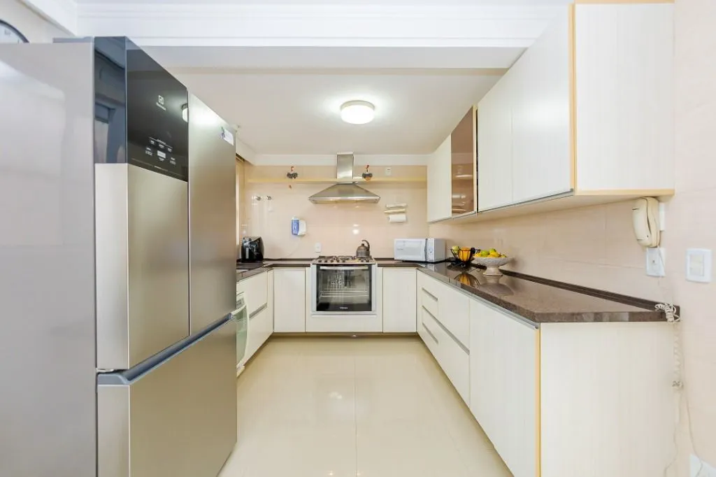 House with 4 en-suite bedrooms and private BBQ — photo 18
