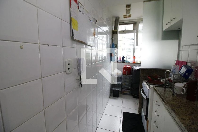 3-bedroom rental apartment with an enclosed balcony — photo 11