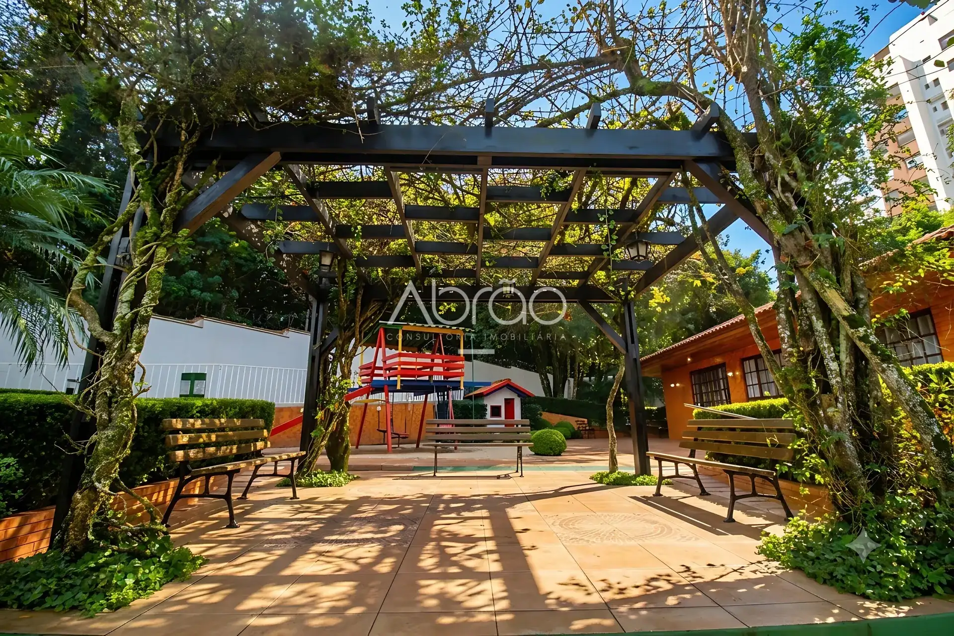 Apartamento con 3 dormitorios y balcón con parrilla — photo 24