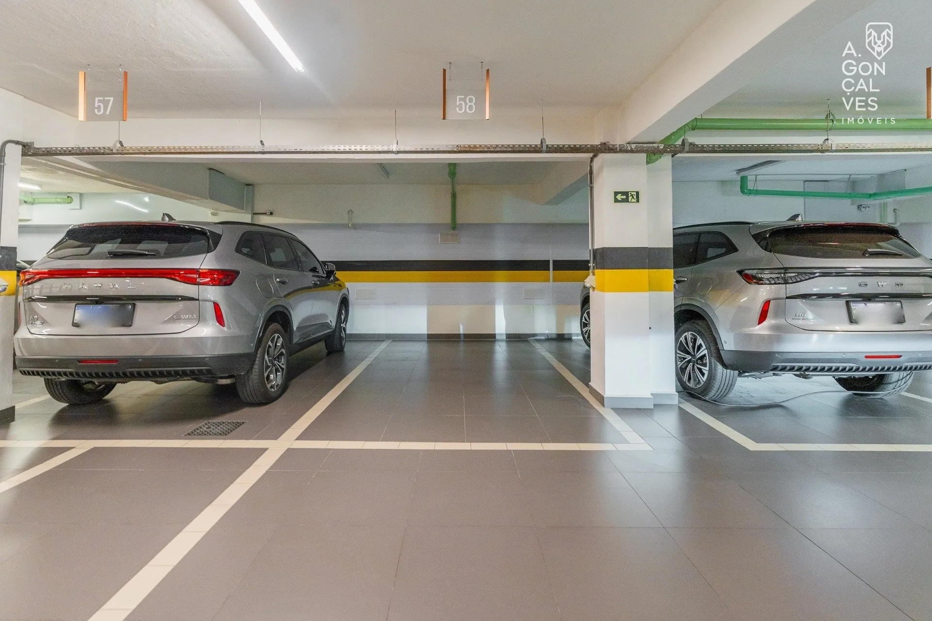 Furnished 223 m² apartment with 3 en-suites and 3 parking spots — photo 30