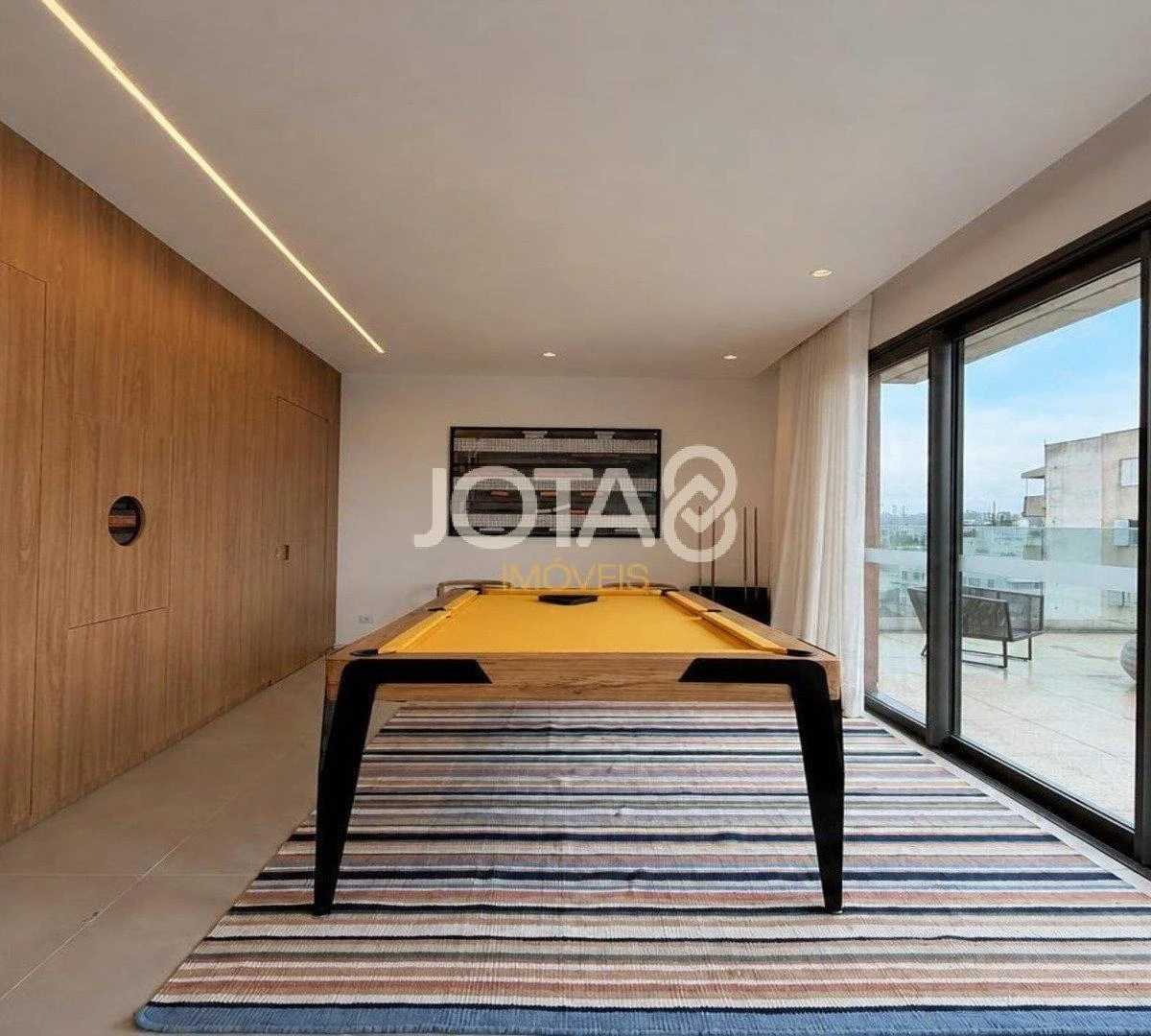 One-bedroom apartment with floor-to-ceiling windows — photo 24