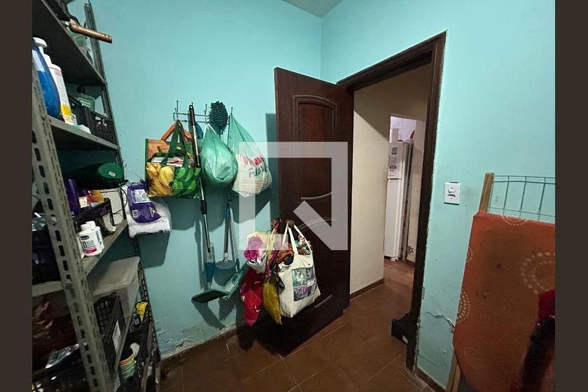 Furnished 3-bedroom house with desk workspace — photo 39