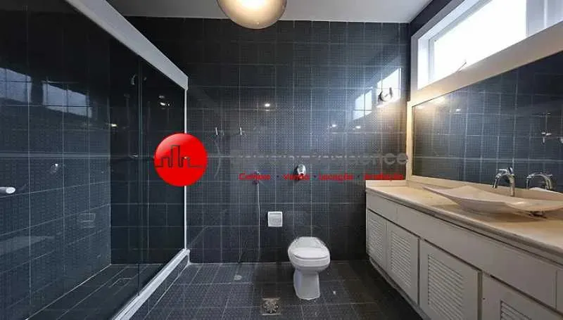 Furnished house with 6 bedrooms and 1000 m² — photo 25