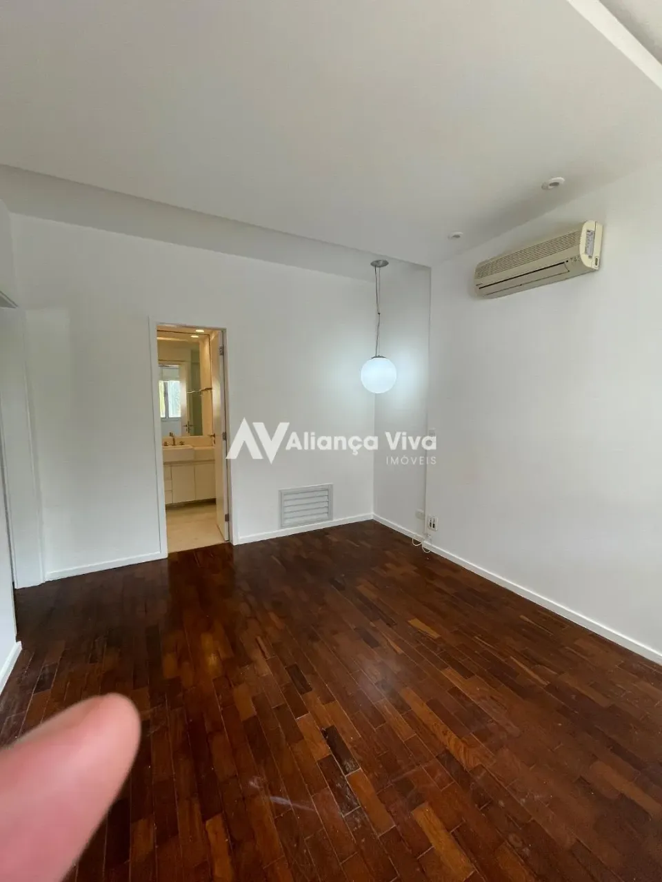 3-bedroom apartment with 1 suite and 4 bathrooms — photo 9