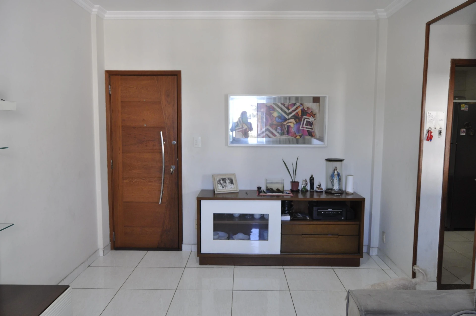 Apartamento mobiliado com 3 quartos e 2 banheiros