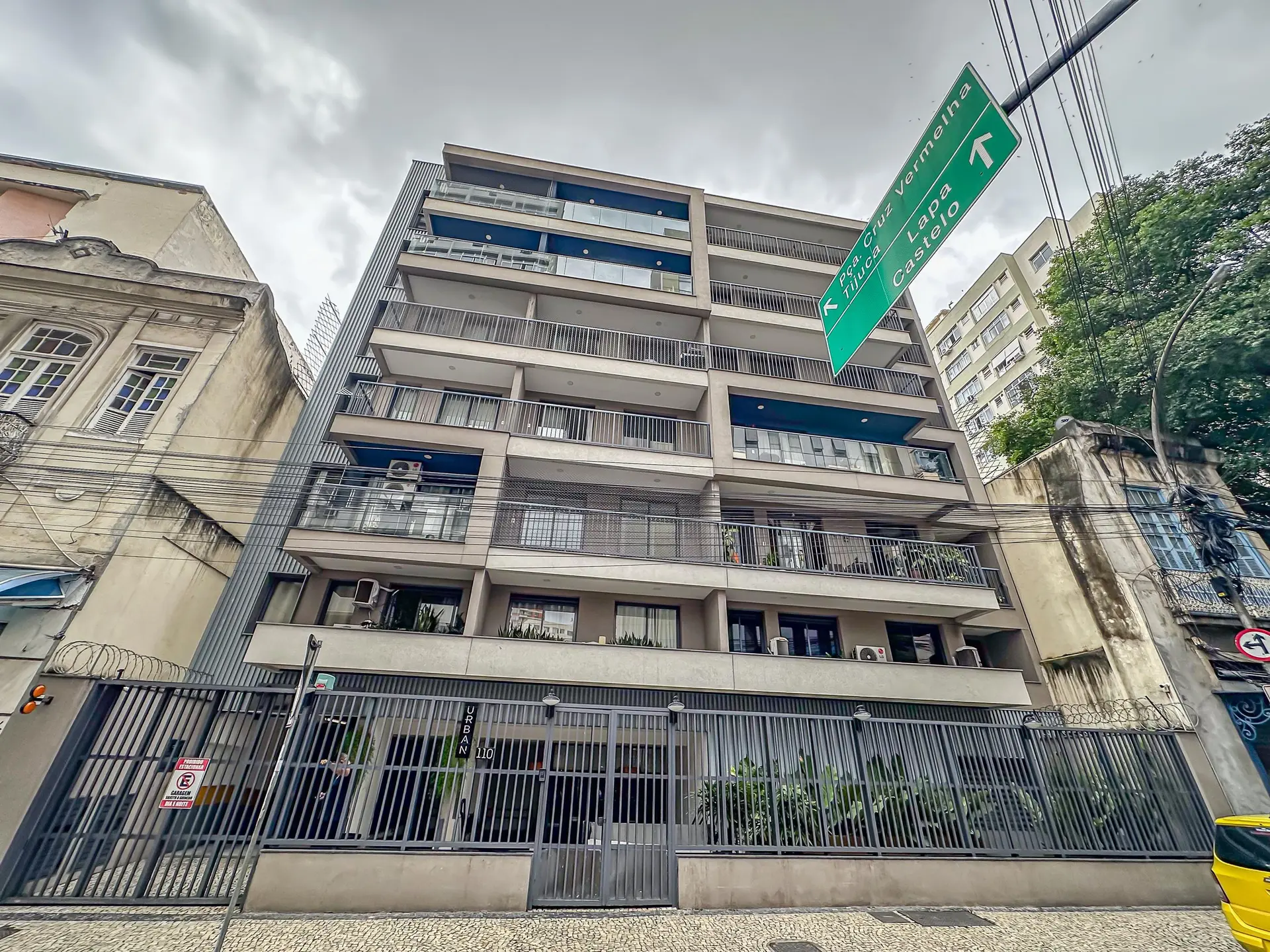 Furnished apartment, 42 m², with a glass-enclosed balcony — photo 51