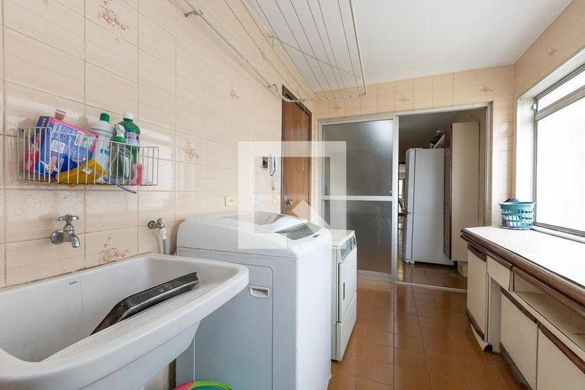 Apartamento de 4 quartos com varanda e 165 m² — photo 48