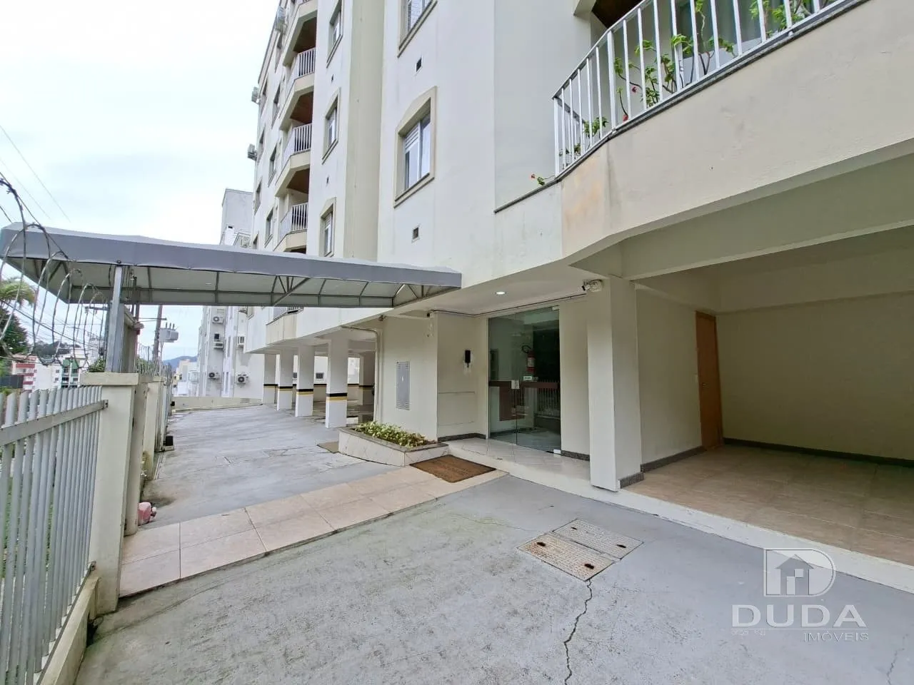 Apartment on the 5th floor with a grill on the balcony — photo 10