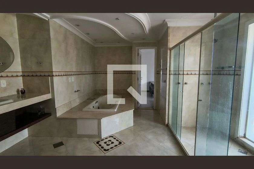 Condominium house with open-plan kitchen and 7 en-suites — photo 19