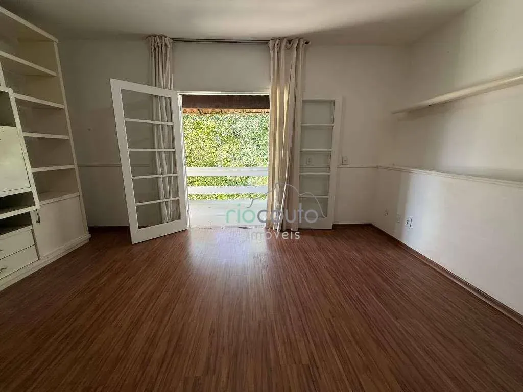 Casa com 5 quartos, 990 m² e 2 vagas, perto das janelas — photo 54