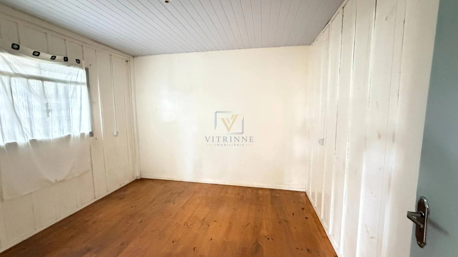 Деревянный пол или ламинат и 2 спальни: дом 60 м² — photo 5