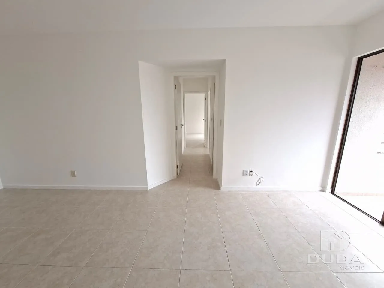 2-bedroom apartment with a mountain view in Florianópolis — photo 5
