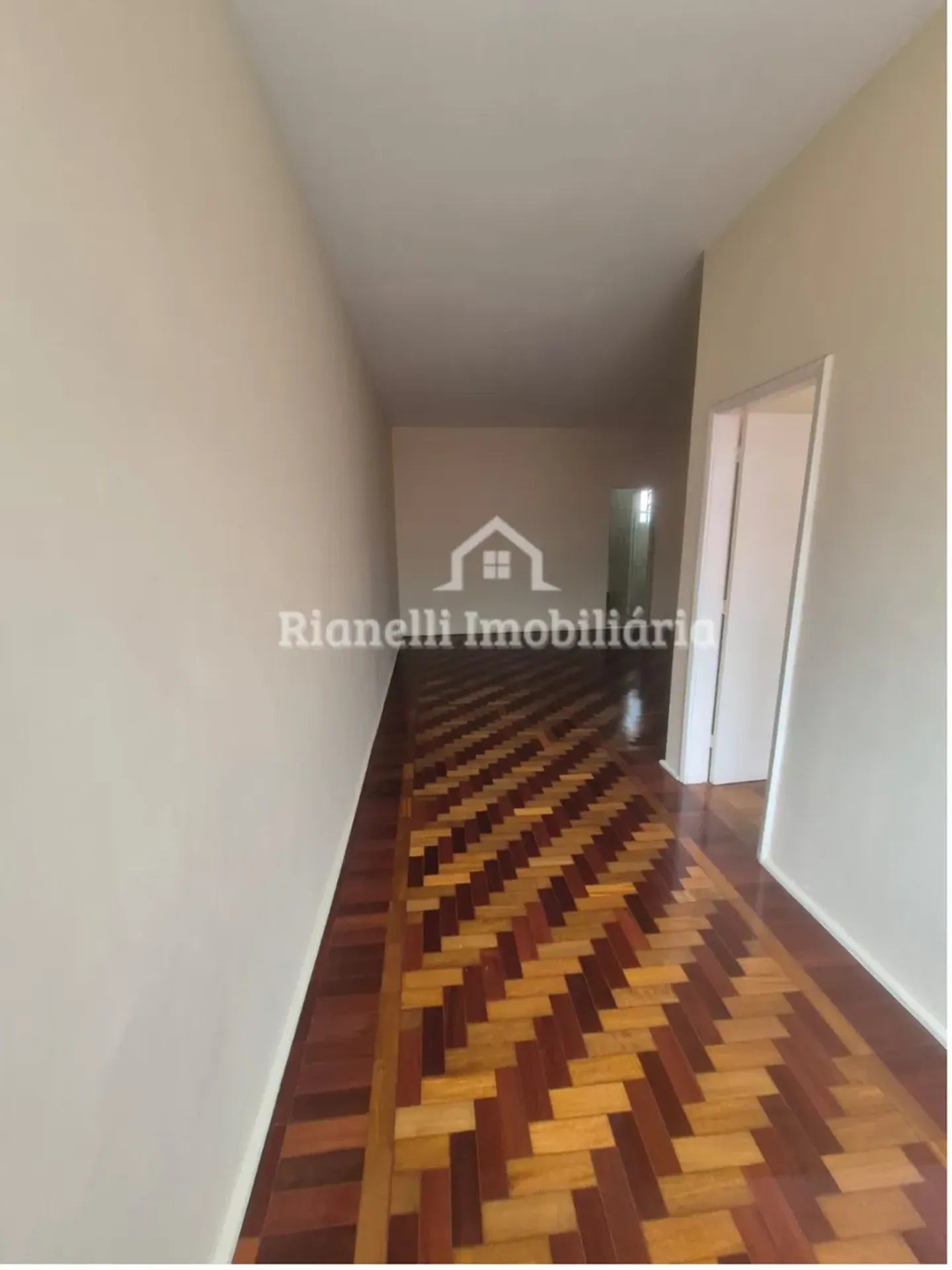 Apartment, 65 m², with wood or laminate floors — photo 14