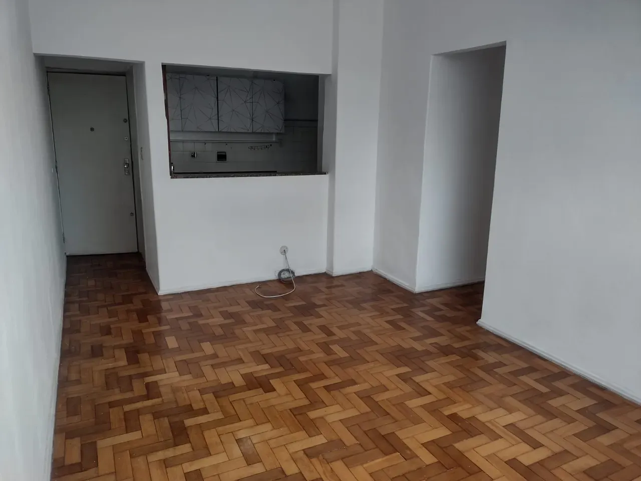 Apartment on the 1st floor with wood or laminate floors — photo 16