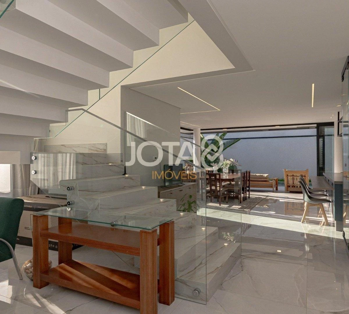 Мебльований будинок 283 м² з відкритою кухнею — photo 34