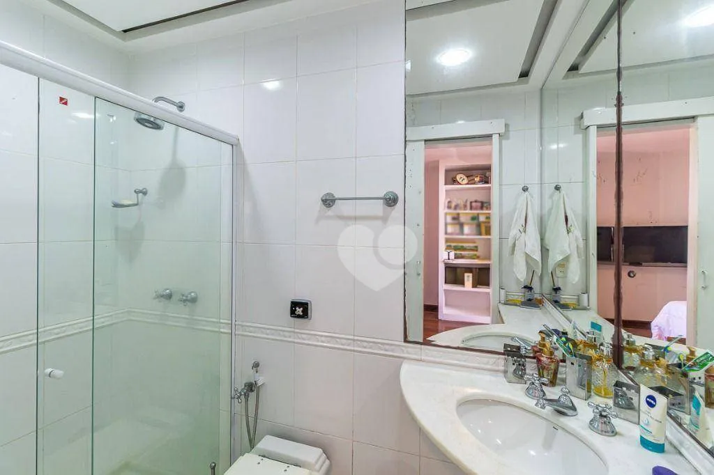 Furnished 574 m² apartment with 4 en-suite bedrooms — photo 53