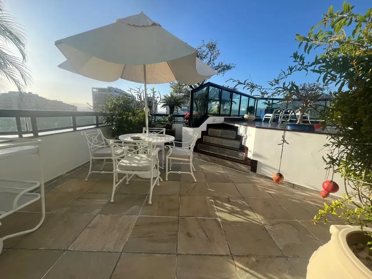 Duplex penthouse with 3 bedrooms and 300 m² — photo 4