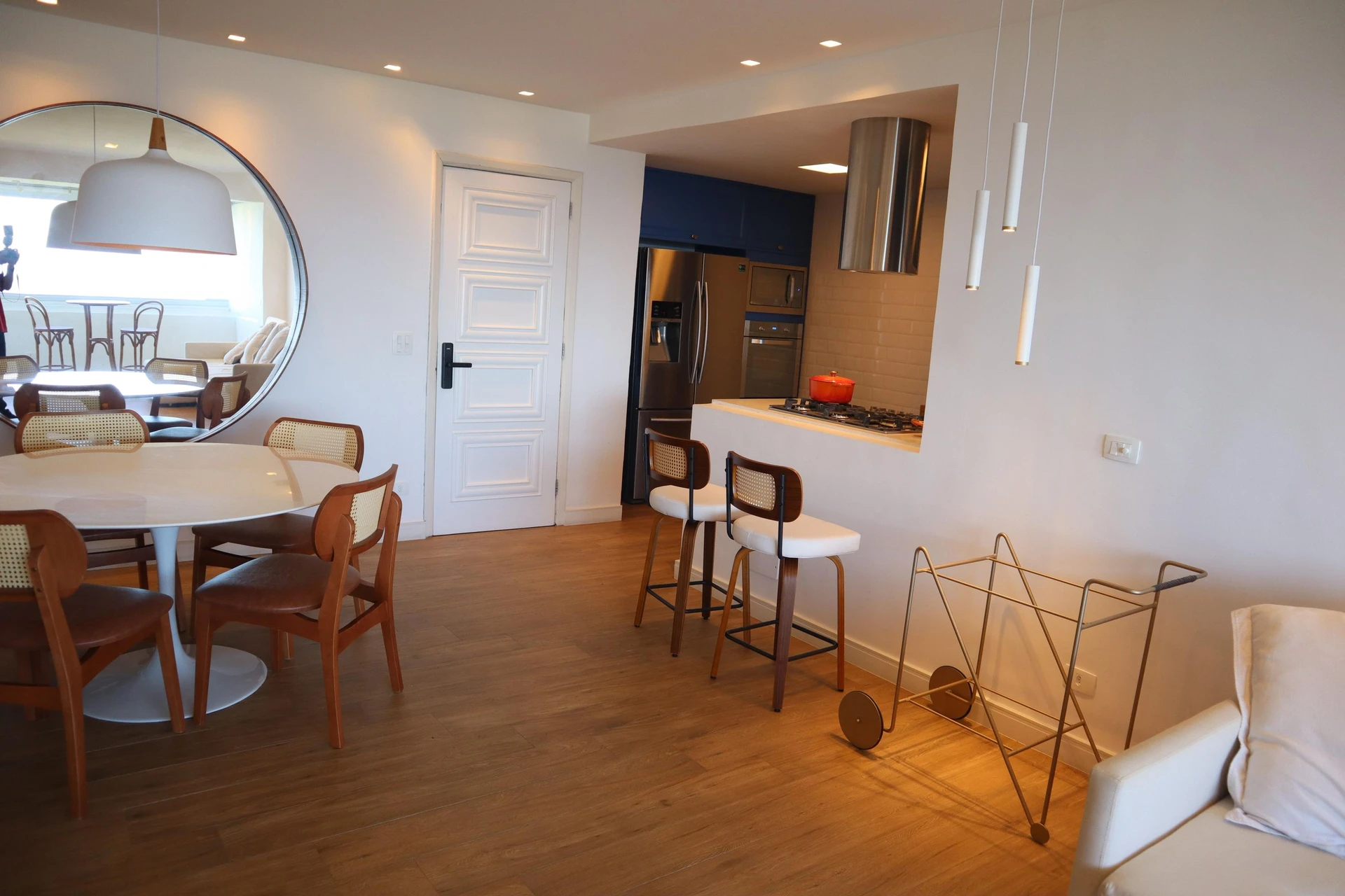 Apartamento mobiliado com 3 quartos e varanda — photo 2