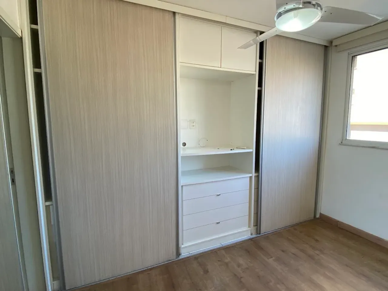 Apartment on the 1st floor with a glass-enclosed balcony — photo 11