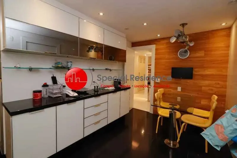 Furnished apartment with 4 bedrooms and 5 bathrooms — photo 15