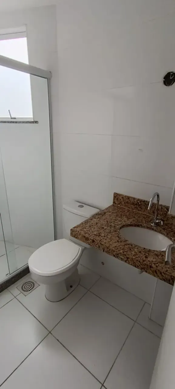 Unfurnished 3-bedroom apartment with laundry area — photo 19