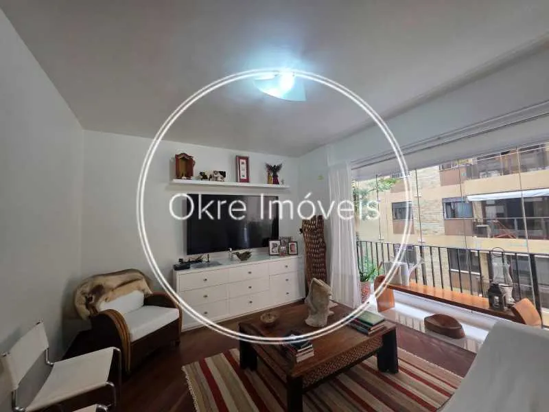 2 quartos e janelas do piso ao teto: apartamento de 76 m²