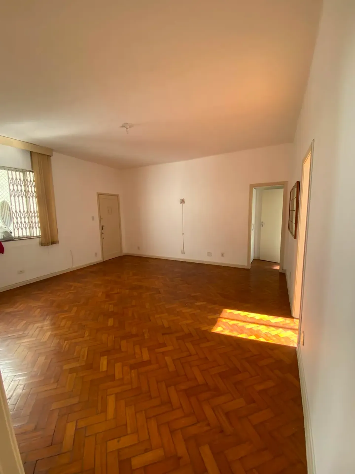 3-bedroom apartment with balcony, 137 m² — photo 2