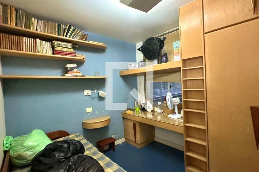 Glass-enclosed balcony in a 4-bedroom apartment, 403 m² — photo 15