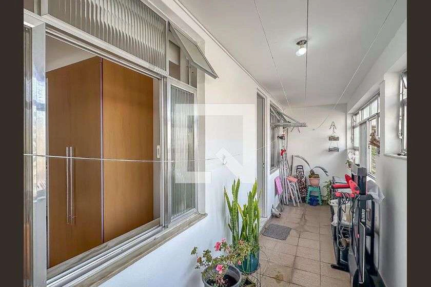 Furnished 86 m² apartment with 2 bedrooms and balcony — photo 29